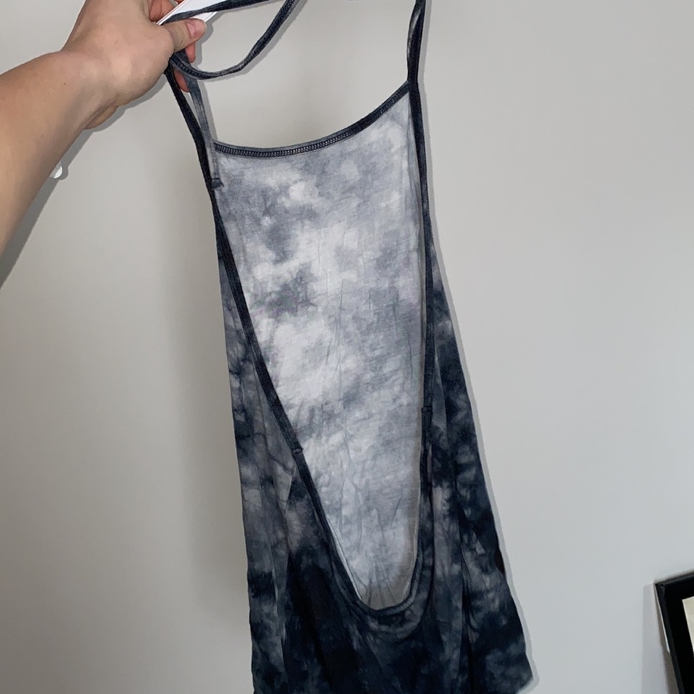 Open back tank top - Picture 3 of 3